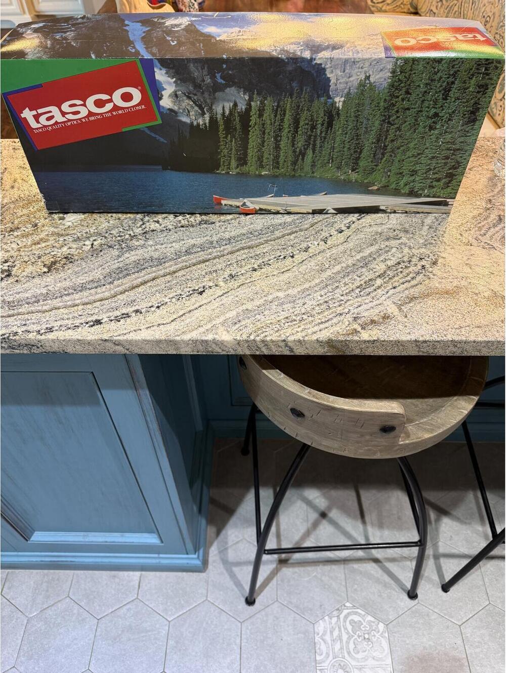 Tasco 22EB Spotting Scope 20x-60x 60mm Zoom with Tripod